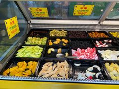 自助取餐区-老炳·七丛松甘草水果