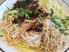 码头凉菜-老码头黑皮肘子锅包肉熏酱水饺(文政街店)