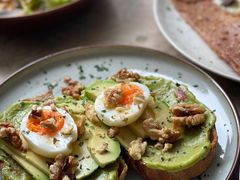 牛油果煮蛋吐司-RAC BAR(安福路店)