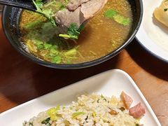 咖喱牛肉汤-舒蔡记生煎菜饭(云南中路店)