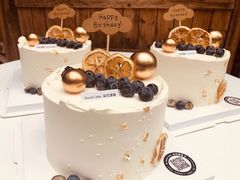 柠檬蓝莓极简风生日蛋糕-艾加柒克蛋糕茶歇甜品台(春熙路店)