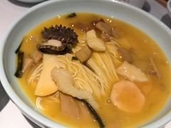 -裕兴记•蟹黄面馆(人民广场店)