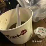 今天点了两份还送了一只小粉猪