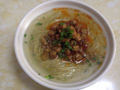 辣肉面-月亮生煎大王