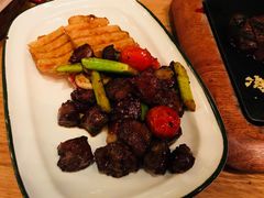 黑椒香蒜牛肉粒-MR.ROCKY洛奇先生RESTAURANT&BAR(宝安壹方城店)