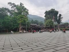 -峨眉山报国寺