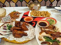 -津津名菜馆(绝没分店)