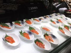 三文鱼-钱小奴海鲜自助黑金店(杭州滨江龙湖店)