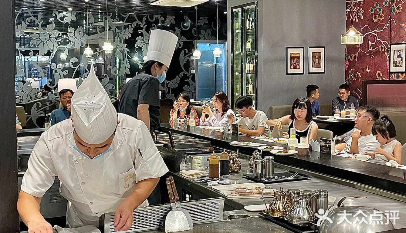 这家铁板烧平价又低调,还有我爸爱吃的蚕蛹