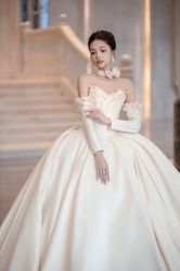 -Lady  Jane高端婚纱礼服馆