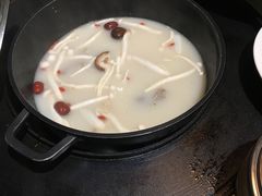 -三人行骨头王火锅(长寿店)