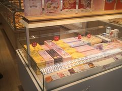 面包甜点陈列柜-好利来(新华店)