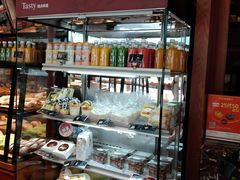 面包甜点陈列柜-精点味道(西安路店)