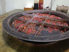 -渝嘴小老弟老火锅(华新村店)