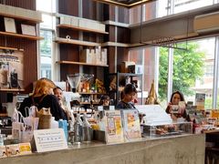 -ROAST coffee & eatery