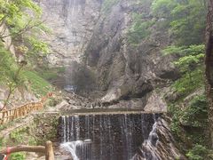 -燕子河大峡谷天坑仙境