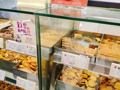 面包甜点陈列柜-上海哈尔滨食品厂(淮海中路店)