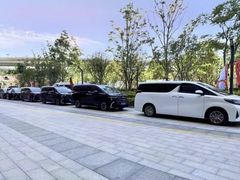 -富君租车(外滩店)