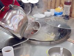 -屯老二农家铁锅炖·行业领军者(梅江店)