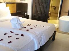 -三亚湾海居铂尔曼度假酒店