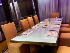 -亚洲国际大酒店·云顶阁旋转自助餐厅