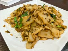 -东北风味思缘食府(对湖路店)