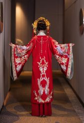 -衣贝姿婚纱礼服馆