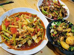 黄喉儿也拉豁-二孃鸡爪爪(东风路总店)