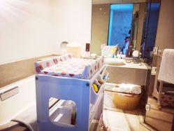 -玥奢国际母婴护理中心(滨江宝龙店)