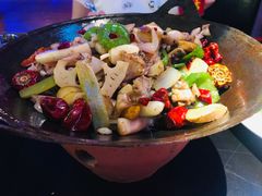 泥炉碳火牛蛙-西街夜油条·麻团包乌饭