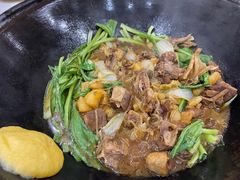 -粘豆包柴火铁锅炖