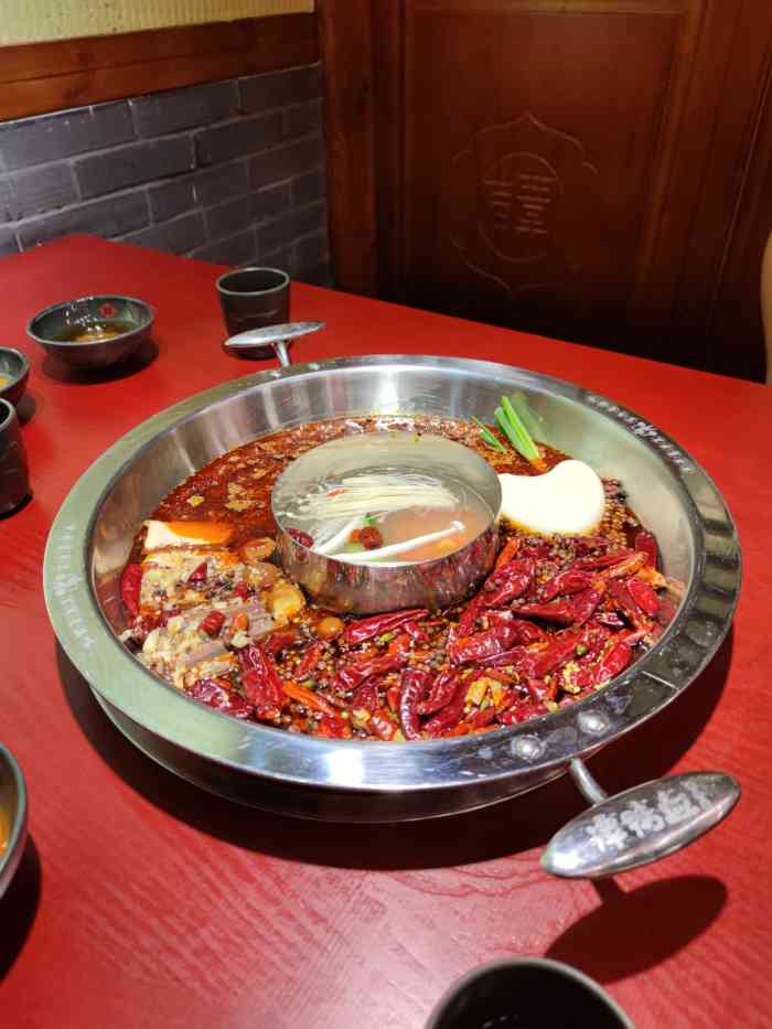 谭鸭血老火锅(东明路店)-"跟朋友团的套餐地址:东明路上,交通很方.