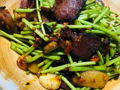 藜蒿炒腊肉-豫见湘土情(工人路店)