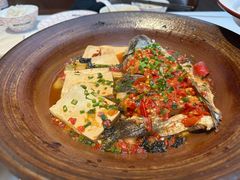 -阿瓦山寨·湘菜现炒·剁椒鱼头王(咸阳总店)