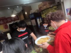 等位区-郭记小街麻辣烫(南小街总店)