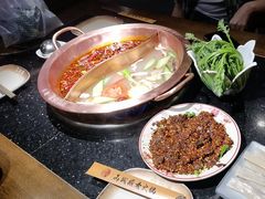 -山城鼎重庆老火锅(西安钟楼店)