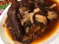 -老滇山寨•云南特色菜•地方菜•民族风情歌舞表演(金碧店)