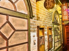 -荒岛实景沉浸密室(江汉路1店)