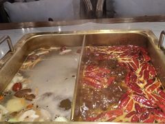 -尚尚仙·酸汤猪手·猪肚鸡火锅(华联万柳购物中心店)