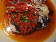 老坛剁椒蒸鲜活鱼头-老湘村·湖南土菜(天河维多利店)