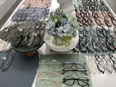 -GOOMI久米眼镜·蔡司·依视路·明月官方授权店(龙德紫金店)