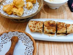 油条-弄堂咪道-饭香·面香·馄饨香(汇锦广场店)