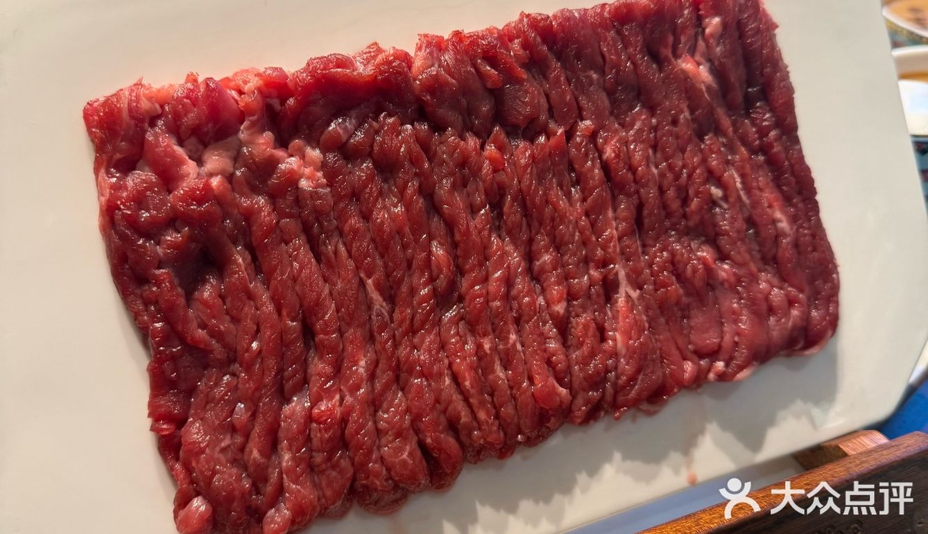 作为北京老字号铜锅涮肉品牌，他家主打传统老北京风味