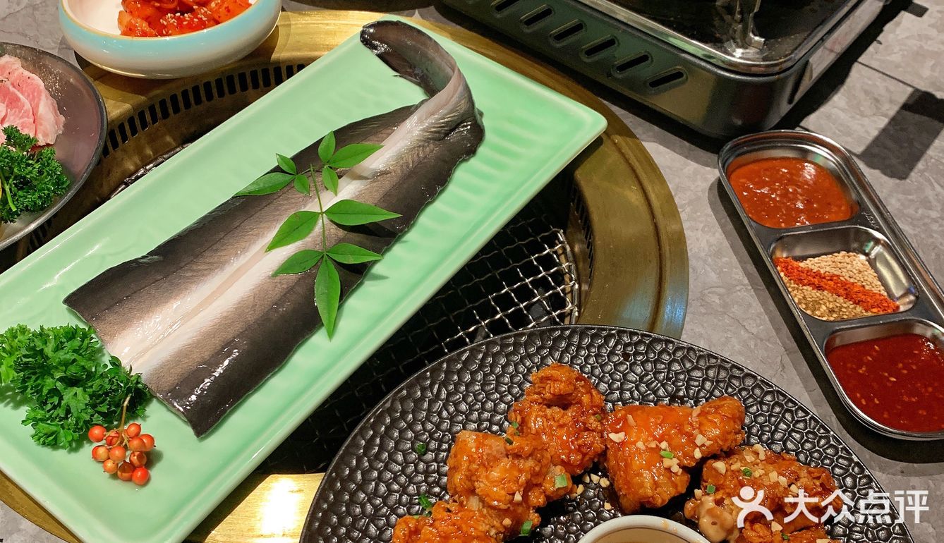 郑州美食｜韩餐届“天花板”🍱烤活鳗鱼好吃晕