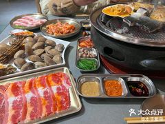 -围炉肉舍•炭烤活鳗•丹东海鲜烤肉(步行街店)