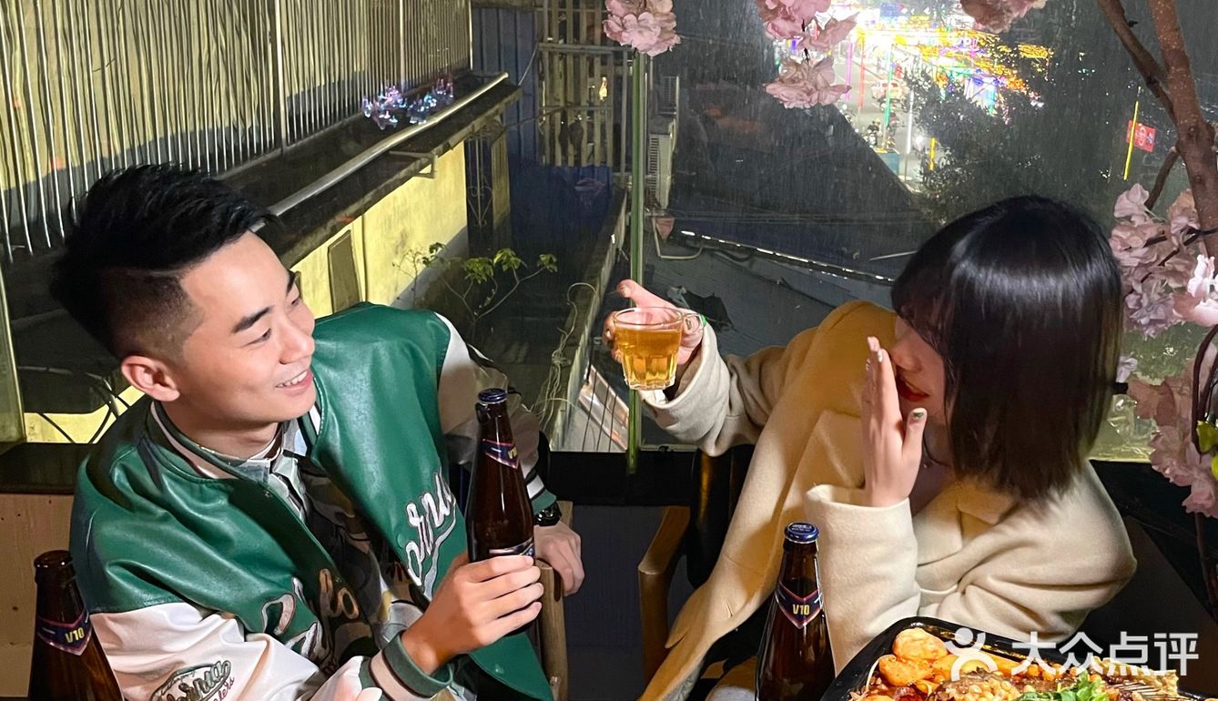 人均30和朋友来农院路浅喝一下欣赏夜景🌃