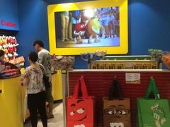 -m豆巧克力世界(上海世茂广场店)