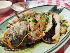 清蒸顺德无骨鲫鱼-龙桥私厨·姜花菊花过桥鱼·顺德菜(容桂店)