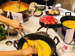 -鲜入围煮花胶鸡海鲜火锅