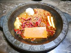 -红九格老火锅(三峡广场店)